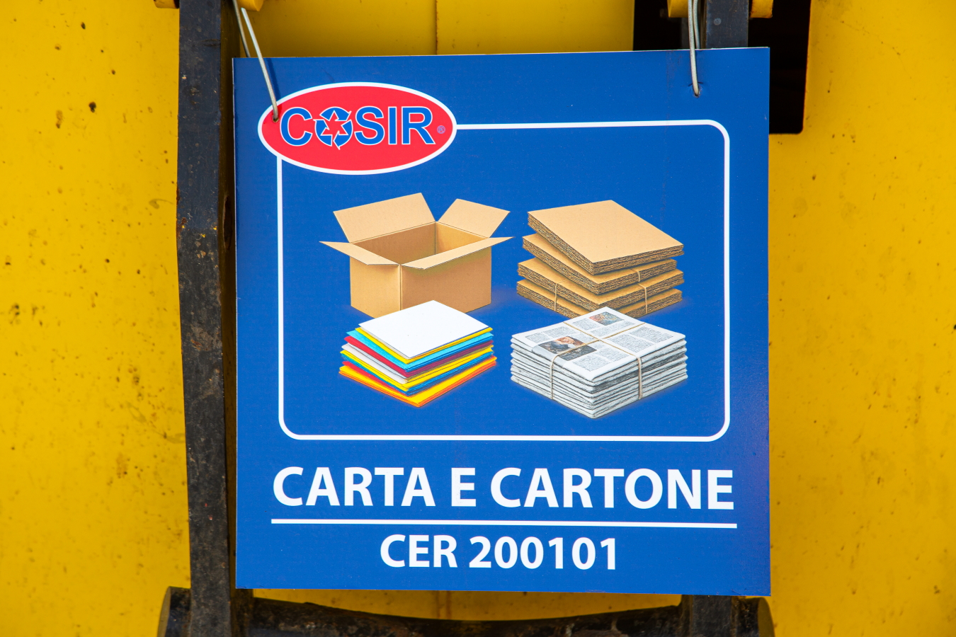 Cartello carta-cartone cassa in Ecocentro Cartello carta-cartone cassa in Ecocentro